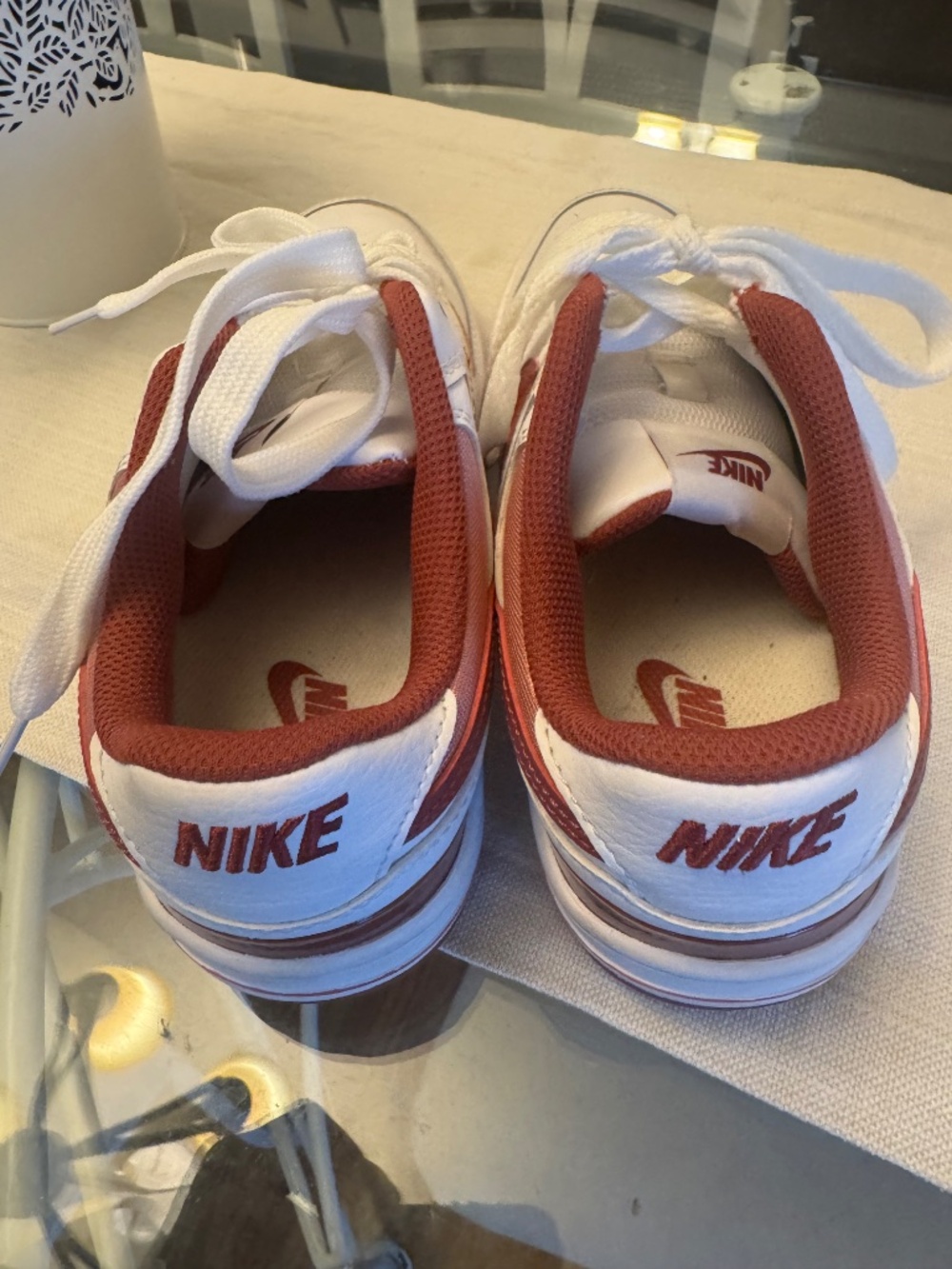 Nike shoes - Picture 3 of 7